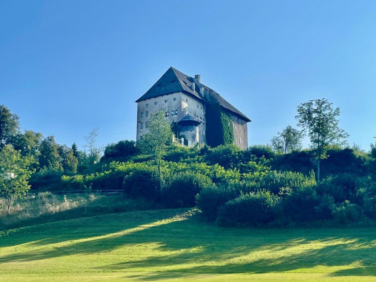 Schloss Moosburg Gaestehaus Exterior foto
